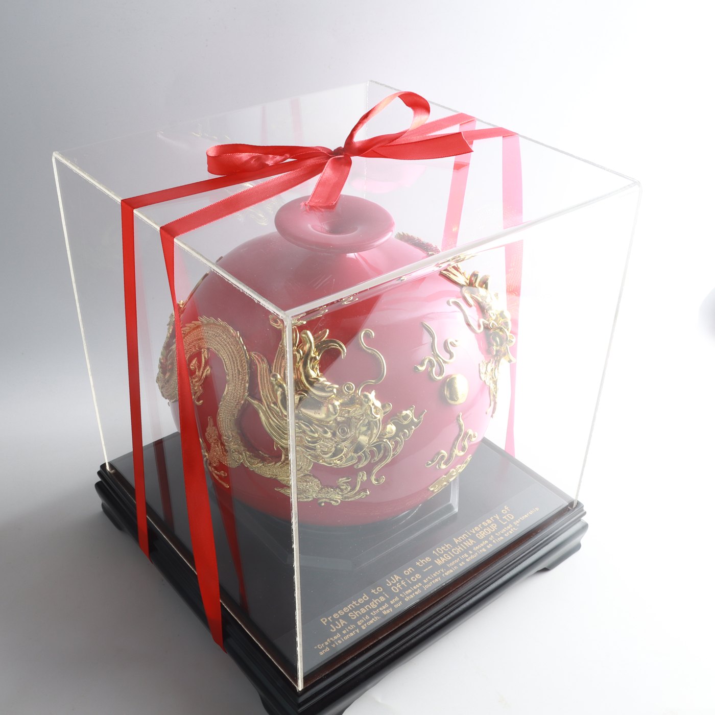 Gift presentation case, angled view